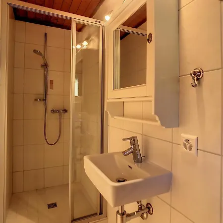 Lirerose 1er*** Appartement *